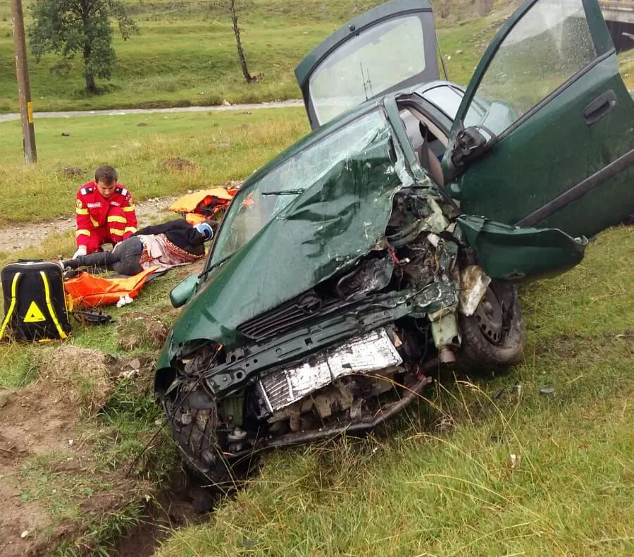 Patru persoane rănite în urma unui accident rutier petrecut la Măneciu. Trafic îngreunat