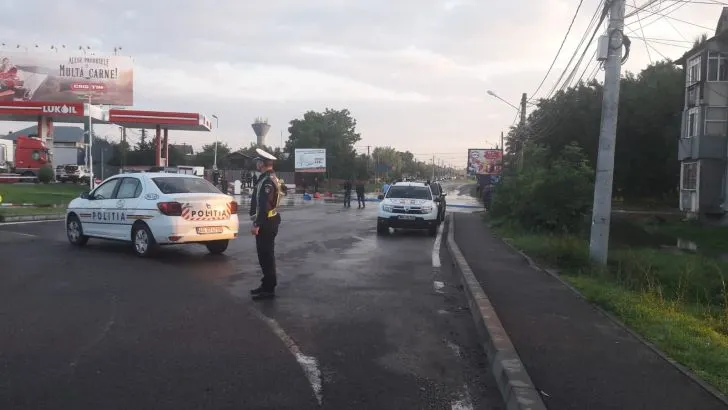 Traficul rutier, blocat din nou, la Bărcănești, din cauza inundațiilor