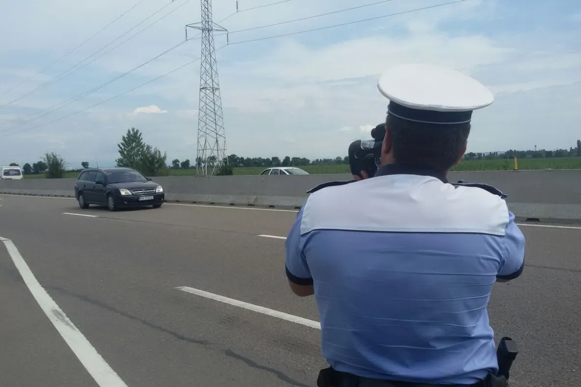 Acțiune fulger a Poliției Rutiere pe DN1. 44 de vitezomani amendați
