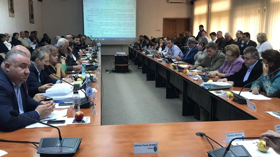 Consilierii PSD și ALDE au decis: Se scumpesc biletele și abonamentele de o zi la Ploiești VIDEO