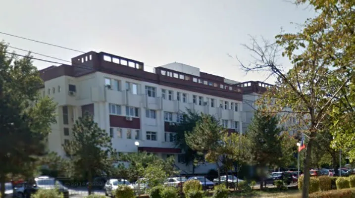 Un pacient al Spitalului CFR Ploiești a căzut de la etajul trei