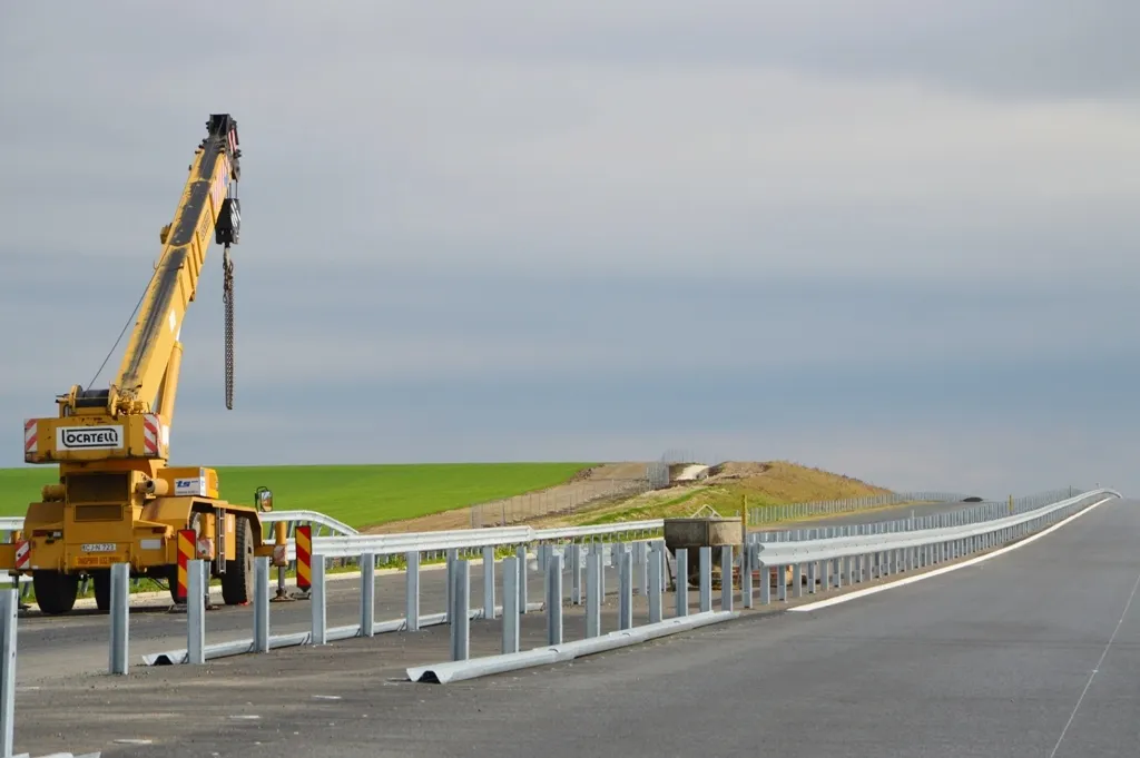 Licitaţia pentru realizarea autostrăzii Ploieşti - Braşov, lansată luni