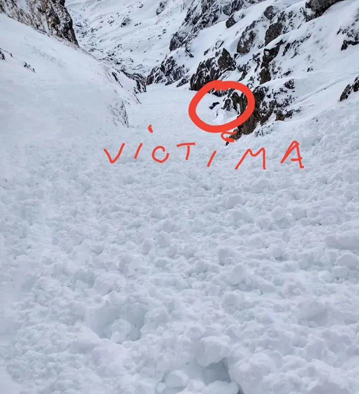 FOTO| Tragedie în Munții Bucegi! Doi bărbați au murit după ce au fost surprinși de o avalanșă!