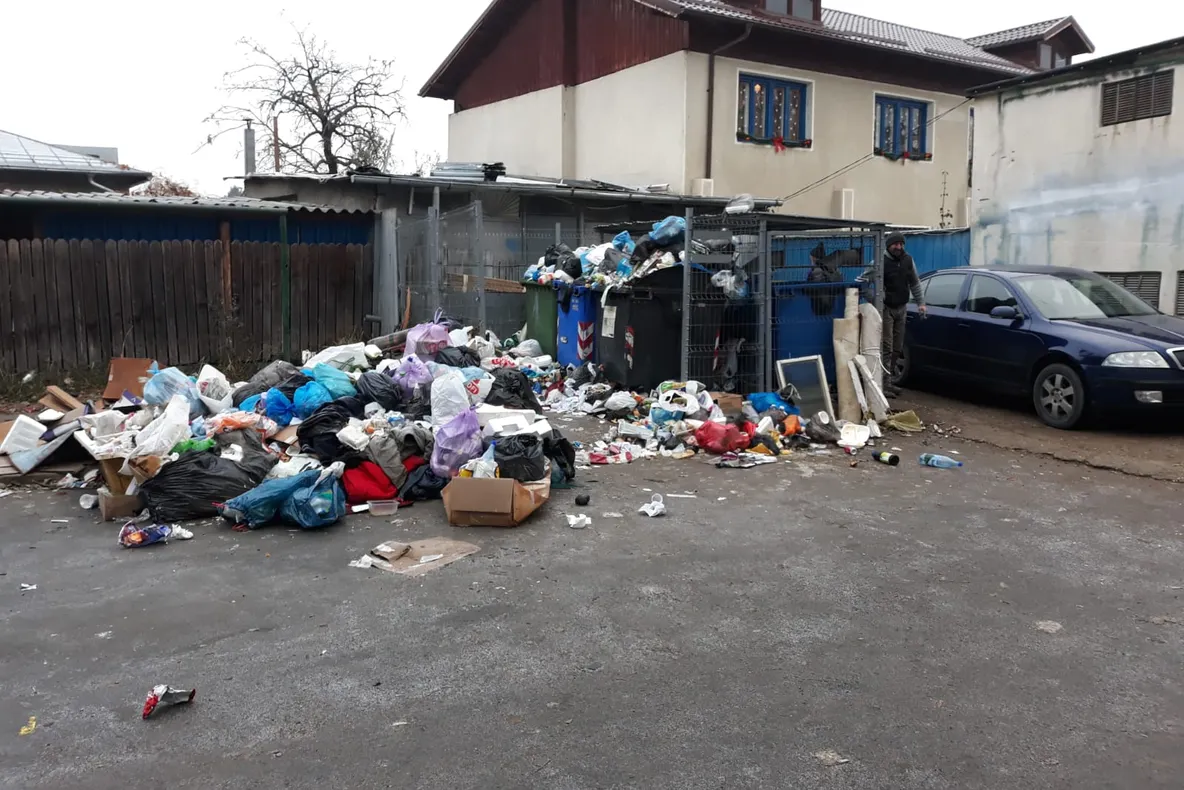 Posibilă majorare a tarifului la salubritate în mai multe localități din Prahova. Tensiuni în ADI Deșeuri | VIDEO