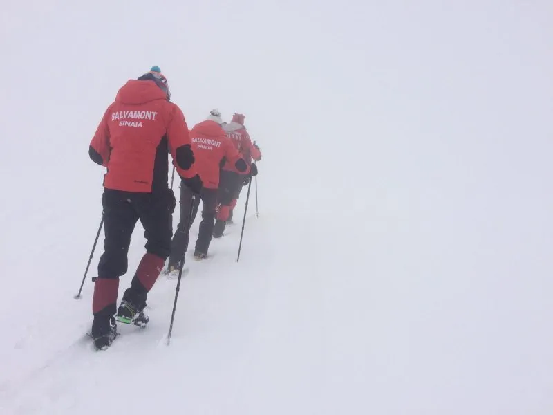 Mai mulți sportivi, blocați în Munții Bucegi. Intervenție dificilă a Salvamont Sinaia VIDEO