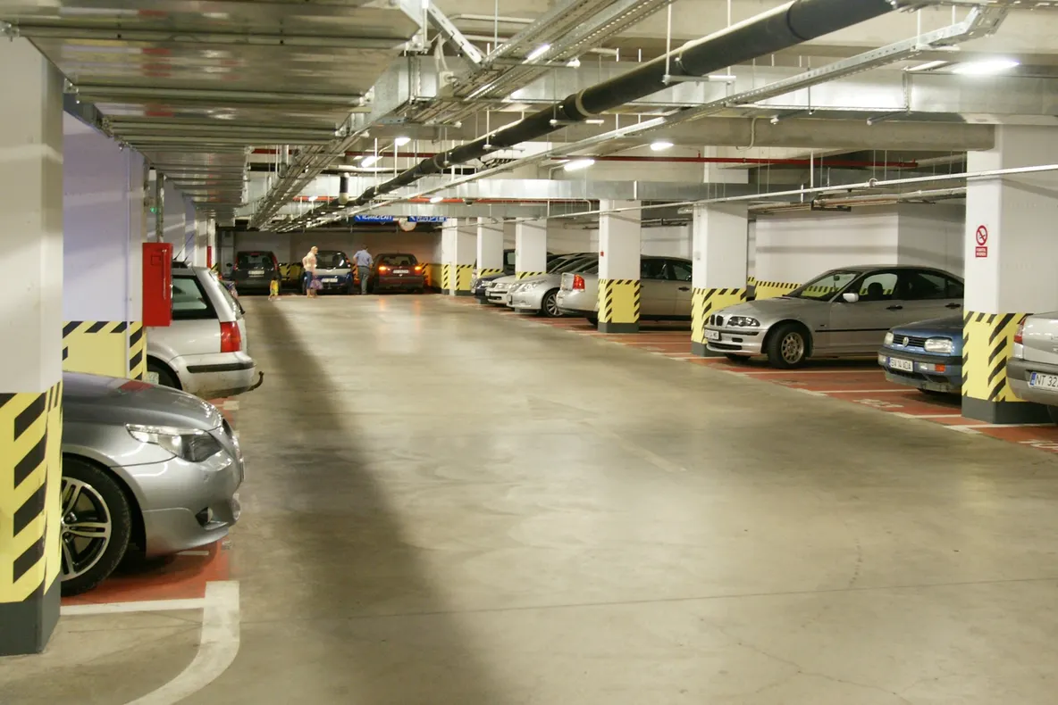 Locuri de parcare gratuite în cartierele din Ploiești? Primăria propune schimbări la regulamentul de parcare