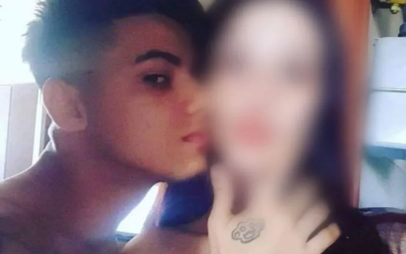 Tânărul din Ploiești care s-a filmat în timp ce își tortura și umilea iubita de 17 ani, condamnat la închisoare