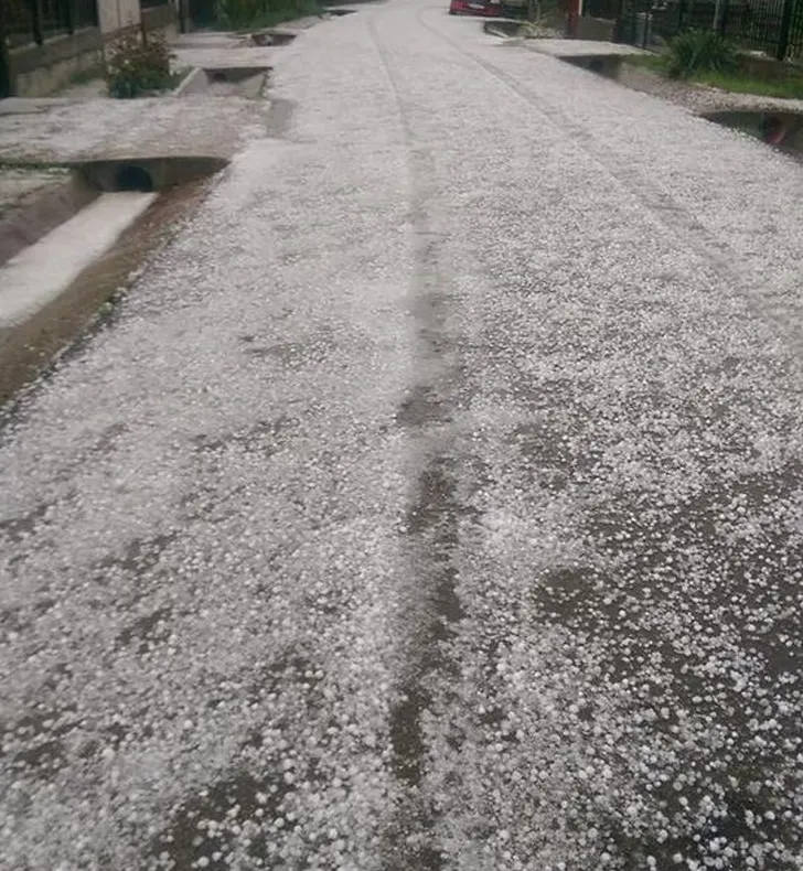 FOTO Grindina a făcut ravagii la Brazi, în Prahova!