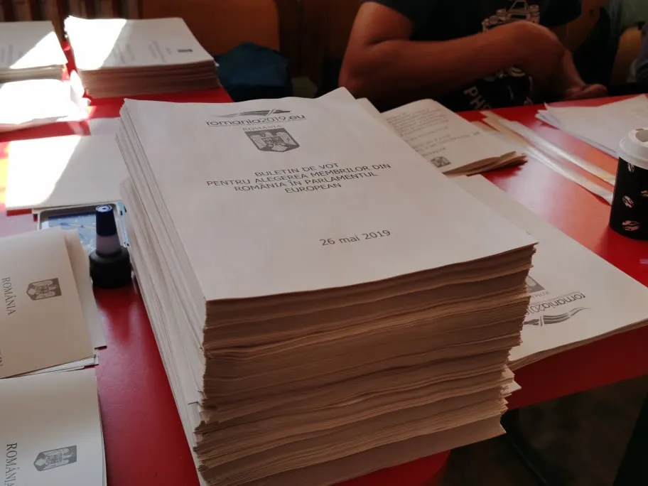 Buletine de vot cu ștampila de control pe prima pagina și în Prahova. NU vor fi anulate