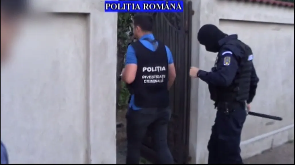Percheziții în Câmpina la persoane bănuite de săvârșirea infracțiunii de furt calificat