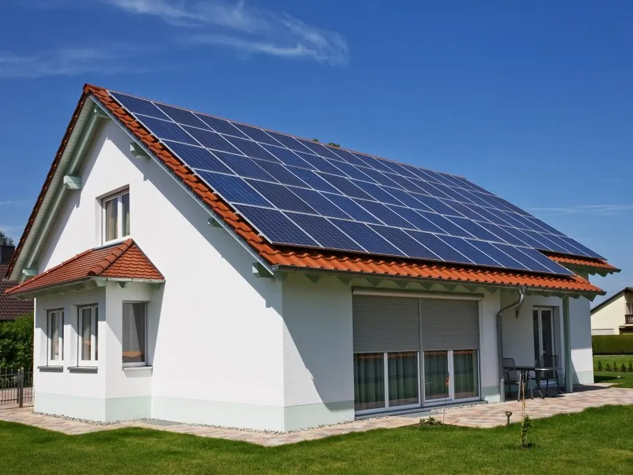 Finanţare de la AFM pentru instalarea de panouri fotovoltaice pentru 7 județe, inclusiv Prahova