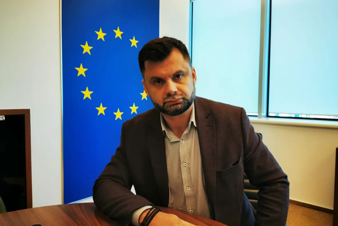 Primarul Ploieștiului, Adrian Dobre: PNL a doborât, prin moţiune de cenzură, Guvernul care şi-a bătut joc de Ploieşti!