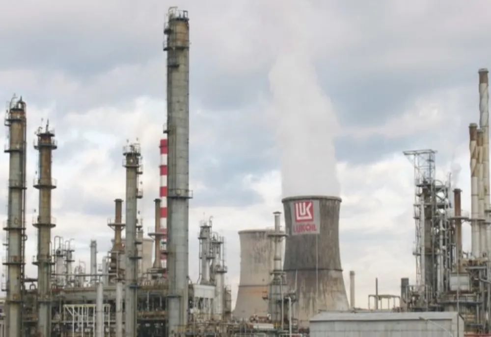 Caz confirmat de coronavirus la rafinaria Lukoil Ploiesti. 