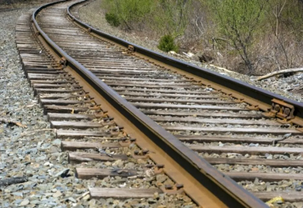 Femeie găsită moartă lângă calea ferată, la Brazi, în Prahova