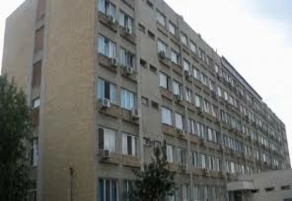 Conflict la Spitalul din Ploiești. O ambulanță a fost lovită cu piatra 