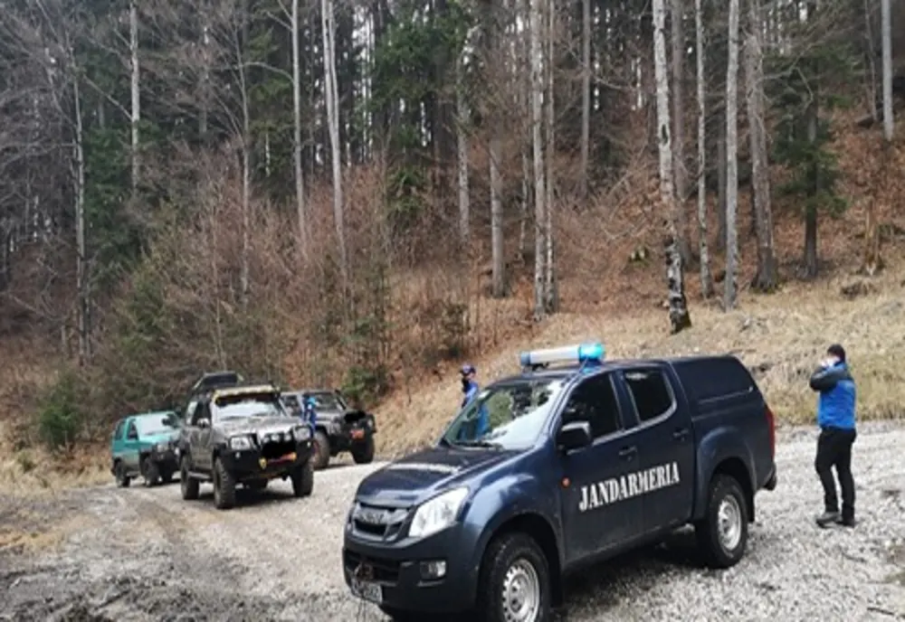 Amatori de off-road, amendați de jandarmii prahoveni