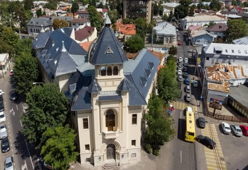 Primarul din Ciorani și încă un inculpat rămân în arest preventiv. Alte 14 persoane, plasate în arest la domiciliu