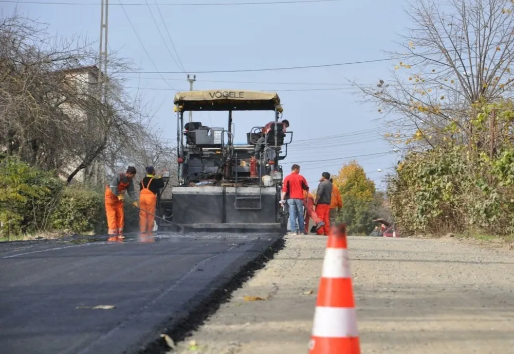 Trafic rutier restricționat pe DN 1, la Sinaia, din cauza unor lucrări de asfaltare 