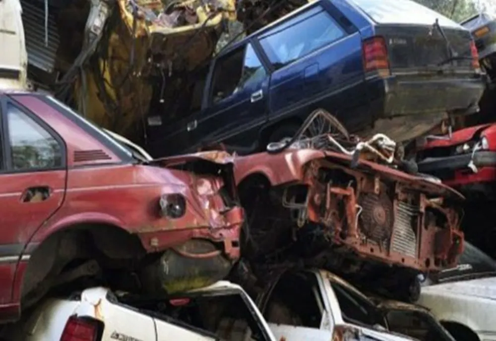Prahova. Dosar penal pentru o firmă de dezmembrări auto care funcționa cu autorizația suspendată