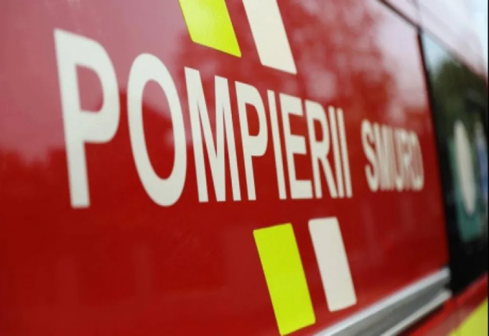 Bărbat prins sub o mașină, pe o stradă din Ploiești. Victima se afla la lucru