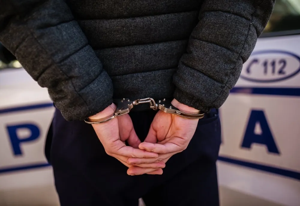 Bărbatul din Jugureni care și-a sechestrat fiica a fost reținut 