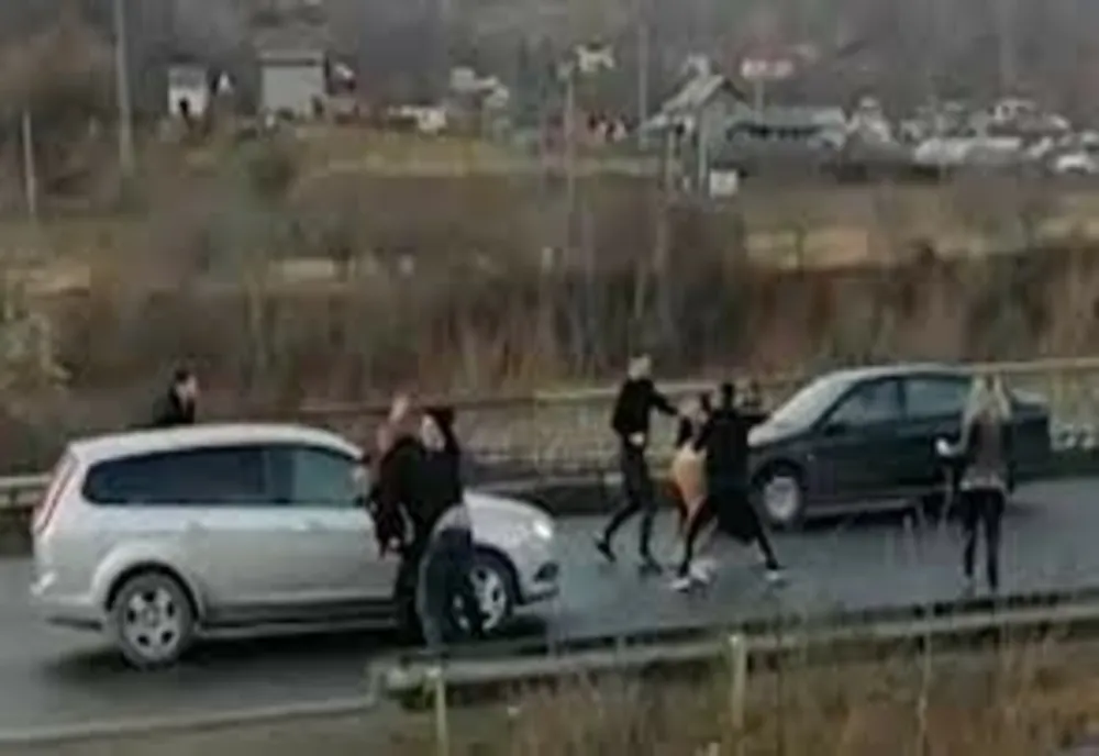 Trei conducători auto și un pasager sancționați de poliție după ce s-au agresat pe DN1!
