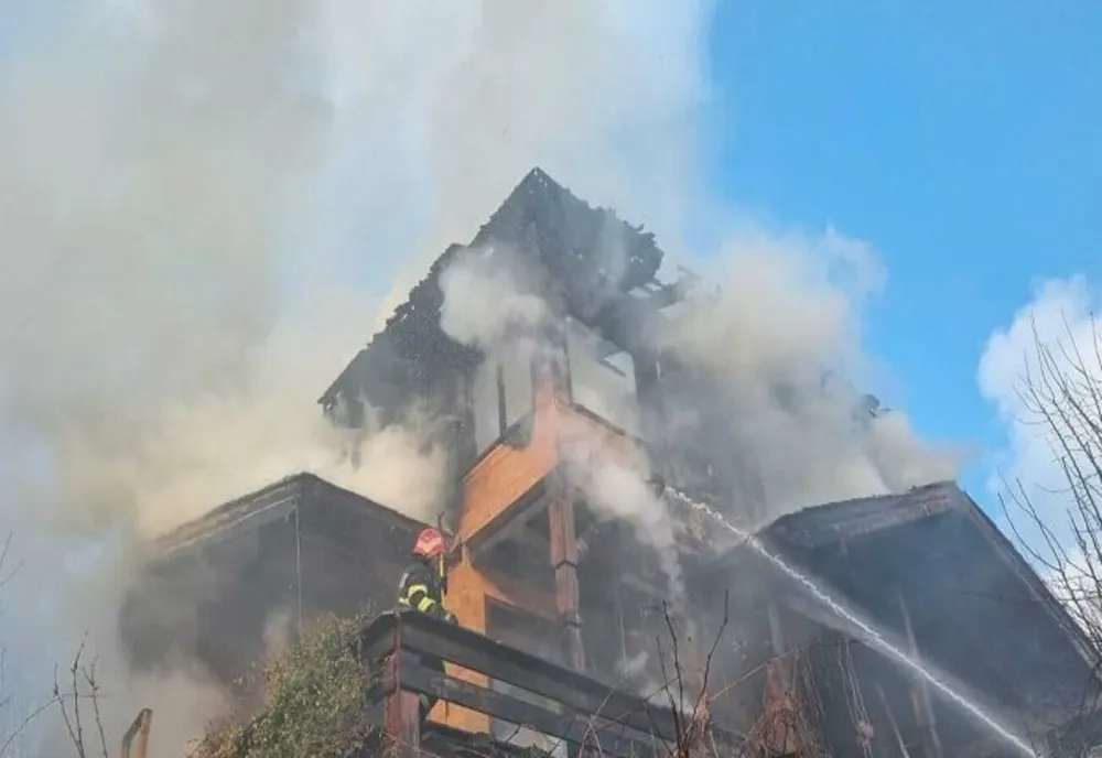 Prahova. Incendiu la o locuință din Drajna, în această dimineaţă