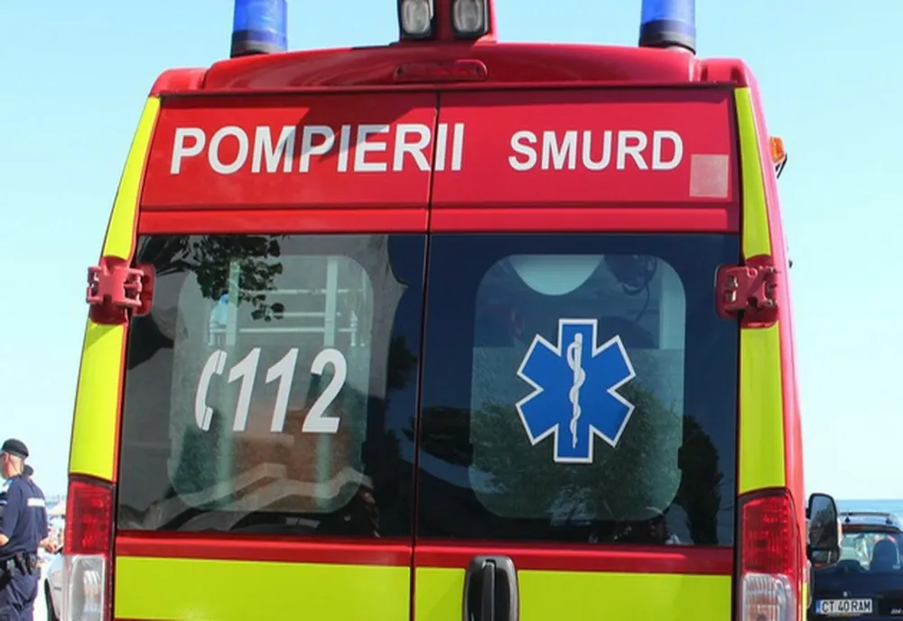 Un bărbat s-a electrocutat într-un sat din Prahova. Acesta a rămas agățat pe stâlp