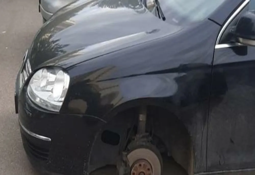 La Ploieşti, se fură roți de Volkswagen! Polițiștii au primit două astfel de sesizări