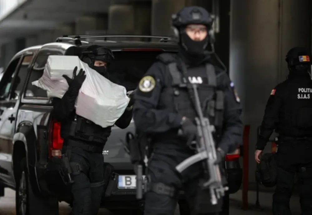 Acţiune naţională coordonată împotriva criminalităţii organizate. 300 de mandate de percheziție domiciliară și mai mult de 400 mandate de aducere