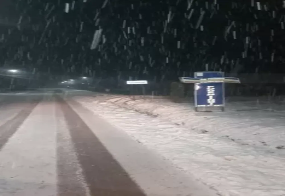 Pe toate drumurile județene din Prahova se circulă în condiții de iarnă!