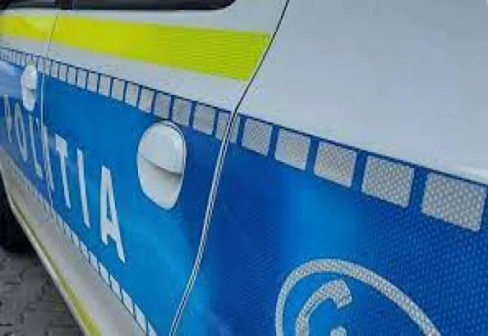 Șofer băut implicat într-un accident rutier, la Filipeștii de Pădure. Bărbatul a fugit de la locul evenimentului