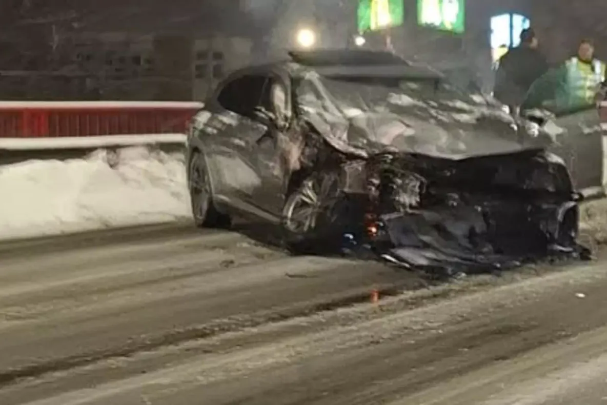 Autobuz implicat într-un accident rutier, la Ploiești