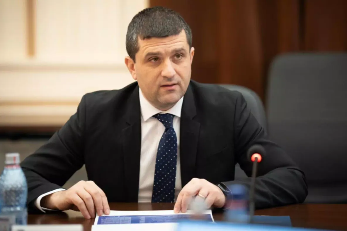 Radu Miruță: „Toți militarii români au fost retrași din Irak. NATO s-a ocupat de evacuarea acestora”