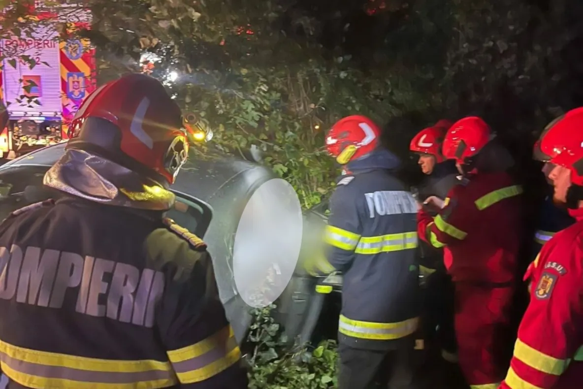 Prahova: Un tânăr de 19 ani a murit, iar alți doi au fost răniți, într-un accident rutier produs în Puchenii Mari