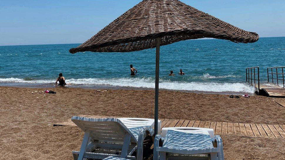 Două minivacanțe la început de vară: câte zile libere vor avea salariații de 1 mai și Rusalii