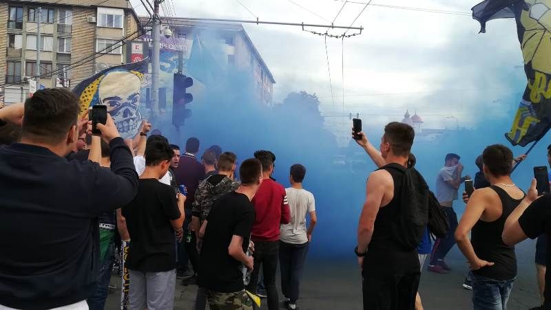 VIDEO | Fanii Petrolului au făcut SHOW pe străzile din Ploiești și pe stadionul din 9 Mai! Imagini spectaculoase