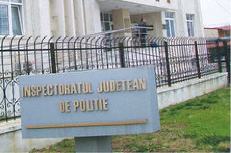 Prahova: Tânără în vârstă de 21 de ani, lovită cu mașina de fostul iubit