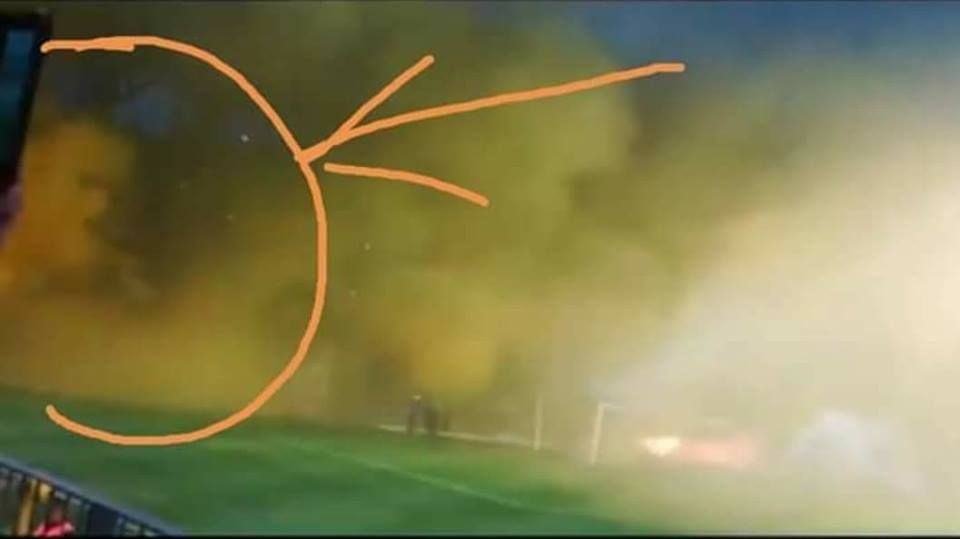 VIDEO| Chip de om format din fumul unei fumigene la ultimul meci al Petrolului Ploiești. Reacția fanilor: Este Ilie Oană