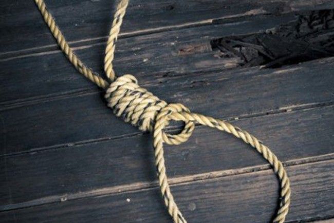 Tragedie într-o comună prahoveană. Un bărbat a fost găsit spânzurat