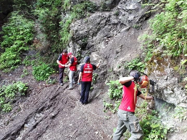 Jepii Mici, cel mai periculos traseu din Bucegi, reamenajat de salvamontiști