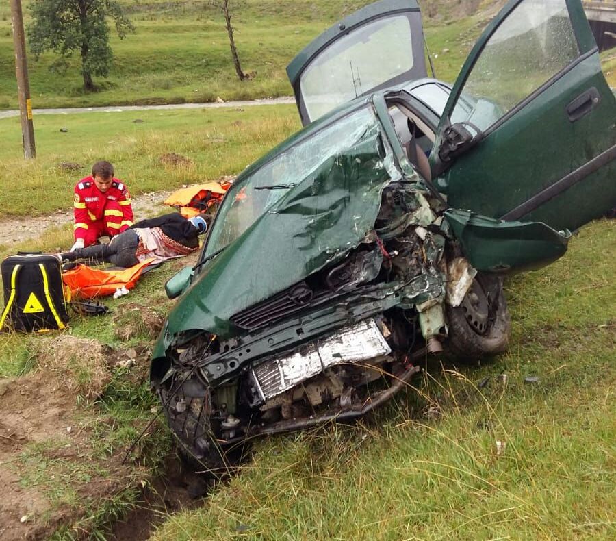 Patru persoane rănite în urma unui accident rutier petrecut la Măneciu. Trafic îngreunat