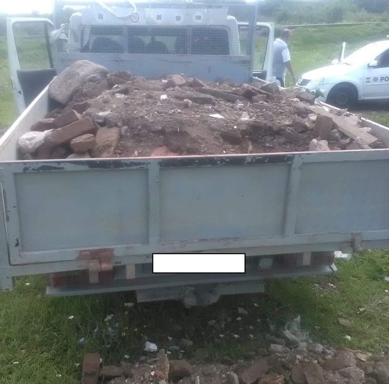 Prahovean amendat de Poliția Locală Ploiești pentru că depozita deșeuri rezultate din construcții  pe terenul viran