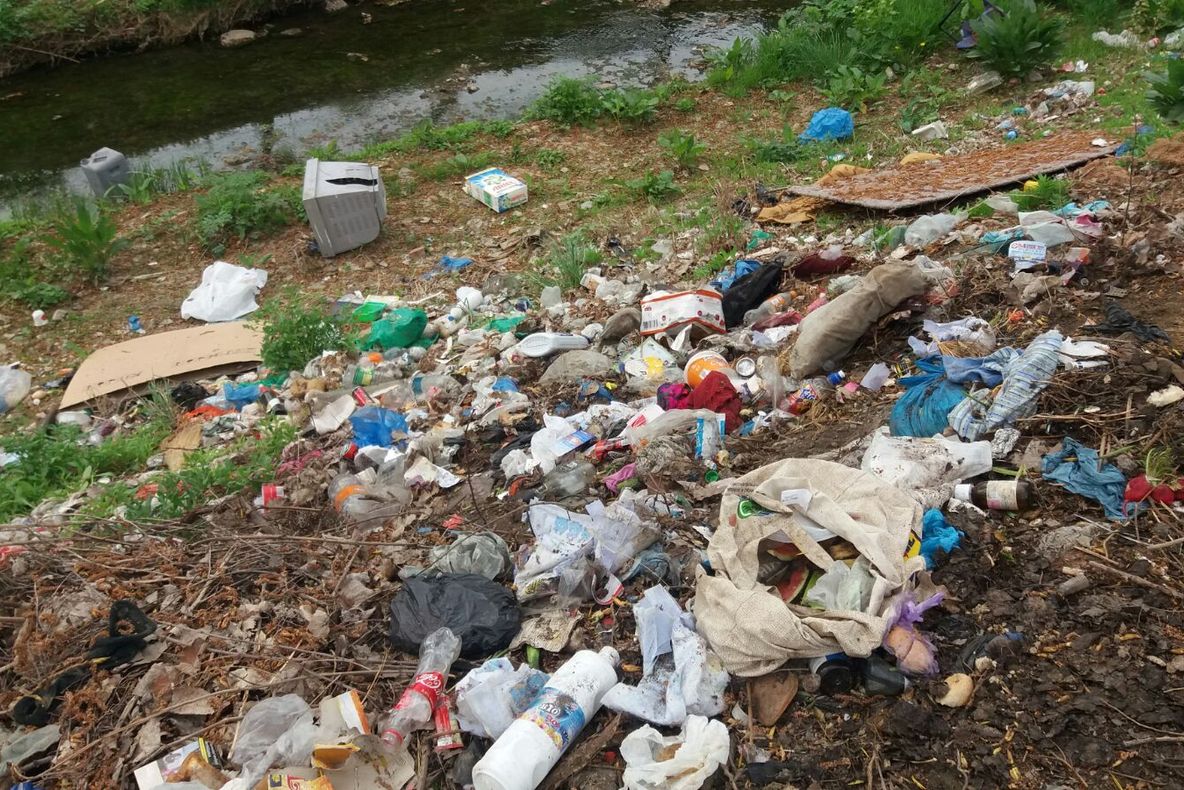 Primarul  Ploieștiului ia atitudine în ceea ce privește problema punctelor negre din oraș. Operatorul de salubritate, amenințat cu rezilierea contractului