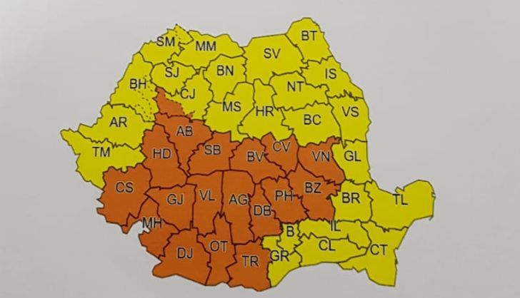 Cod portocaliu de ploi în Prahova, până marți seara