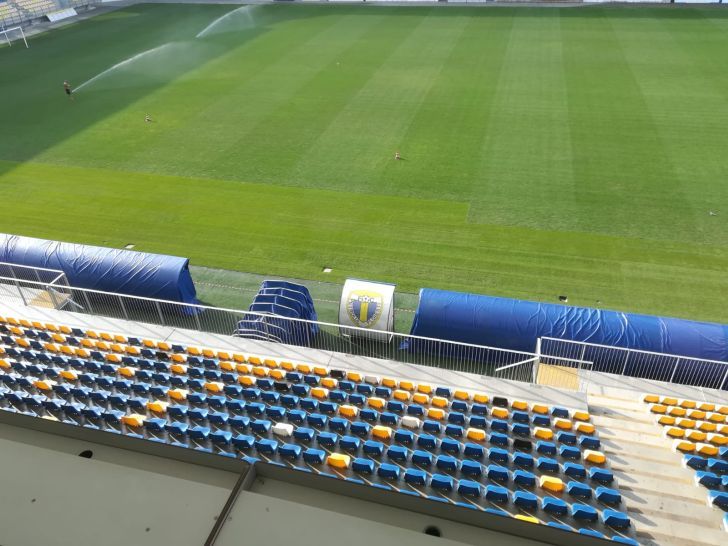 Gazonul de pe Ilie Oană refăcut complet pentru meciul România-Muntenegru!