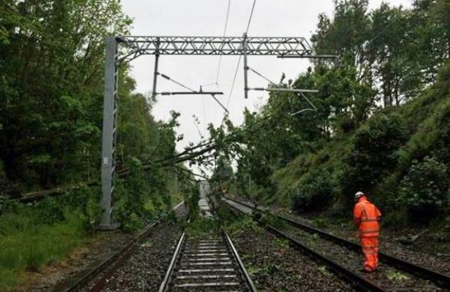 Circulație feroviară oprită temporar între Predeal și Timișu de Sus