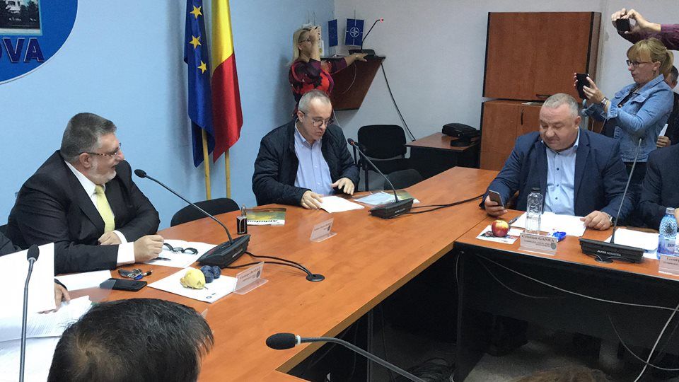 Eugen Cristescu, președintele UAP Prahova, anunță strângerea de semnături pentru demiterea primarului Ploieștiului, Adrian Dobre