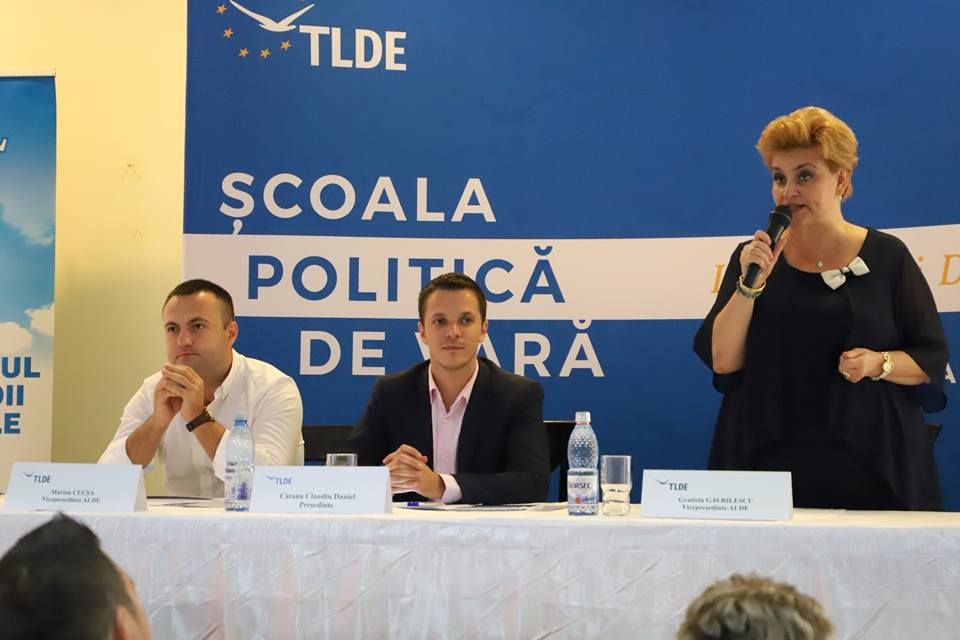 Dezbateri politice între seniorii și tinerii liberali și democrați la Şcoala Politică de Vară a ALDE