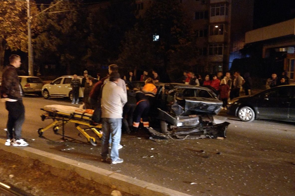 FOTO| Fiul lui Leonard Doroftei, implicat într-un accident cu patru mașini pe Șoseaua Vestului din Ploiești